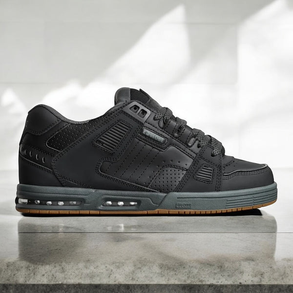 Tenis Globe Sabre Black Gum