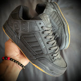 Tenis Globe Tilt Dark Shadow Phantom